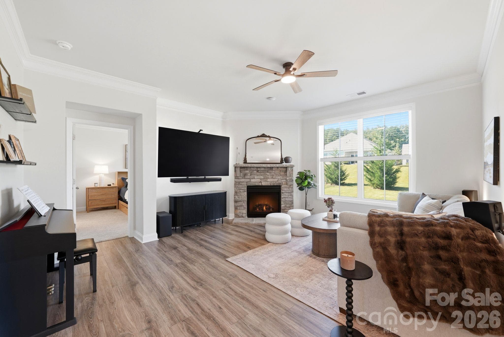 Large Family Room with Gas Fireplace - 4207 Millstream Road, Denver