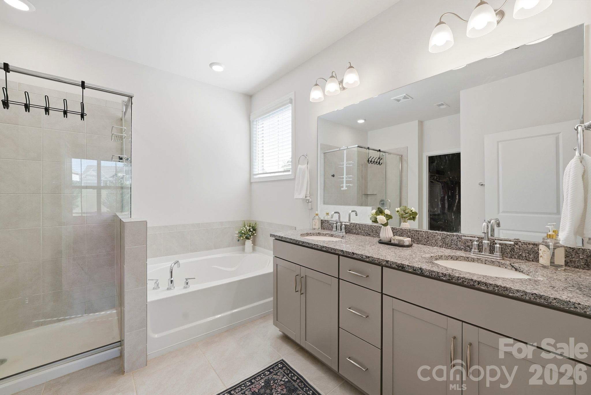 Primary Bathroom - 4207 Millstream Road, Denver