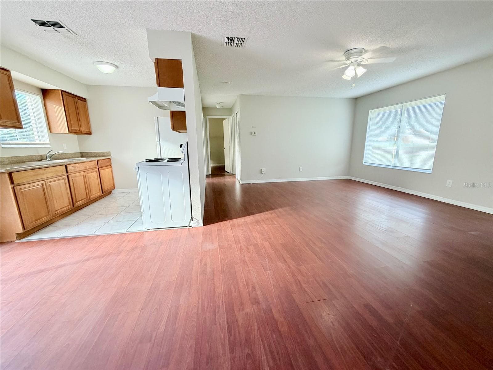 Single Family Residence at 661 GULLIVER AVE, DELTONA, photo 4 of 15