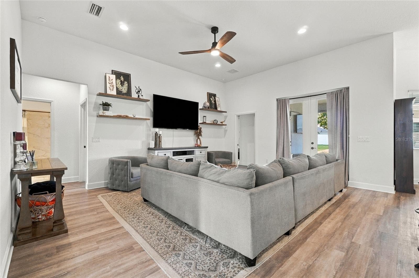 Single Family Residence at 123 CALOOSA DR, BABSON PARK, photo 21 of 75