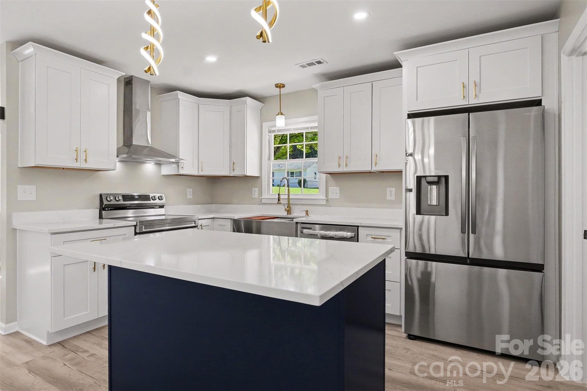 Modern kitchen with center island - 3801 Hillock Court, Charlotte