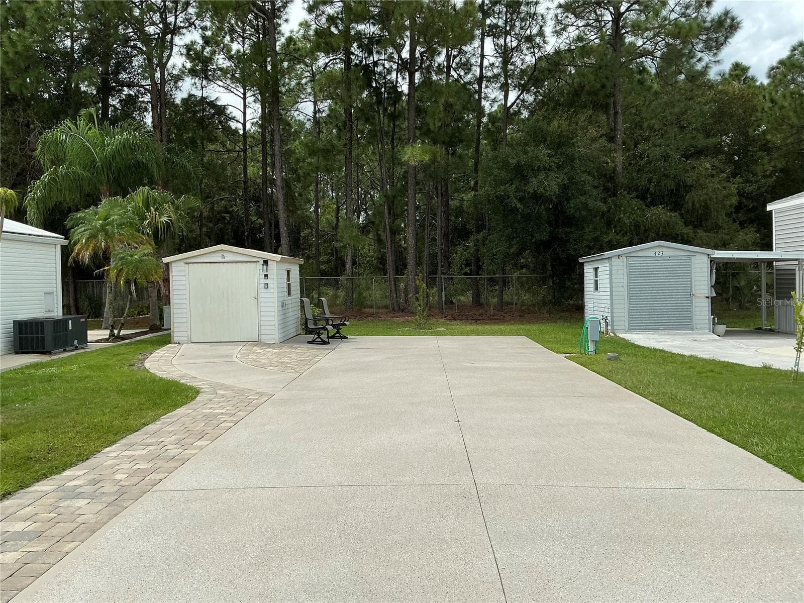 427 PINE LOOP