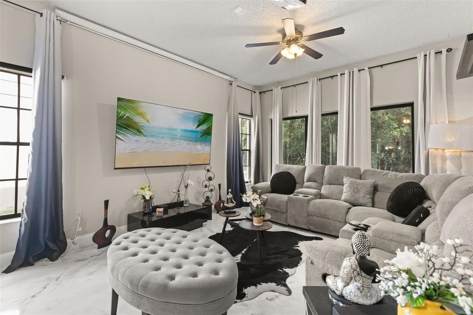 Single Family Residence at 11529 PUMPKIN SEED CT, ORLANDO, photo 3 of 18