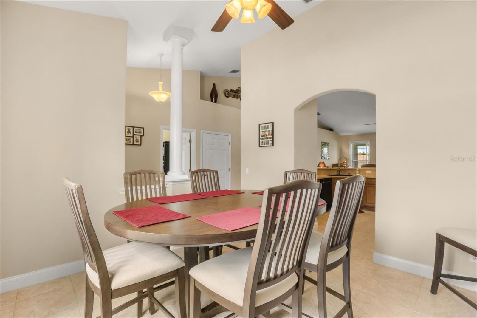 Single Family Residence at 730 COUNTRY WALK CV, EAGLE LAKE, photo 4 of 21