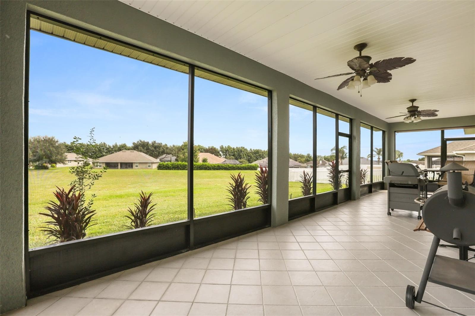 Single Family Residence at 730 COUNTRY WALK CV, EAGLE LAKE, photo 13 of 21