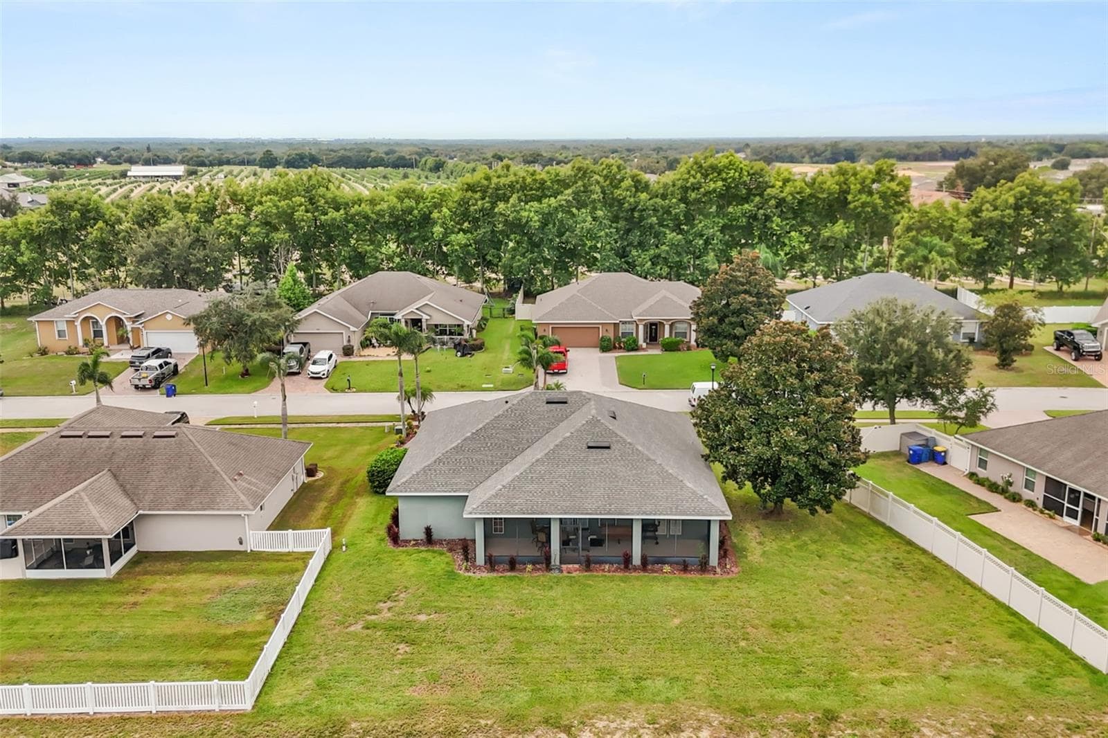 Single Family Residence at 730 COUNTRY WALK CV, EAGLE LAKE, photo 19 of 21