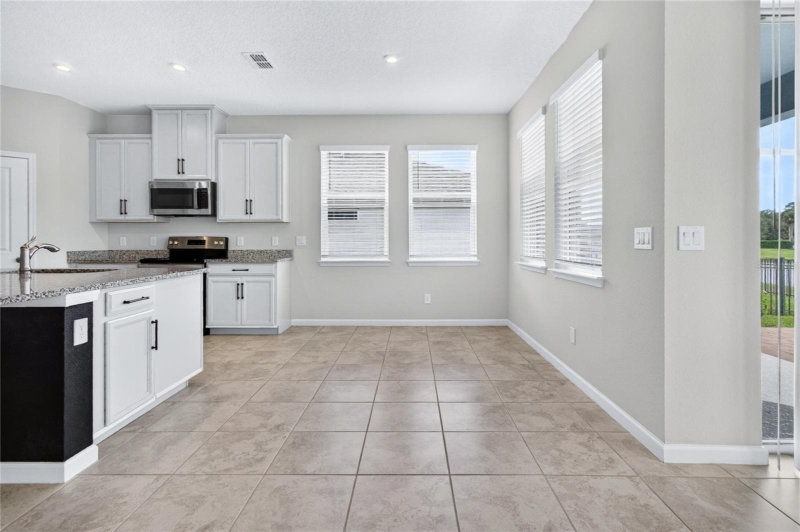 Single Family Residence at 2304 TUDOR ROSE DR, SANFORD, photo 10 of 53