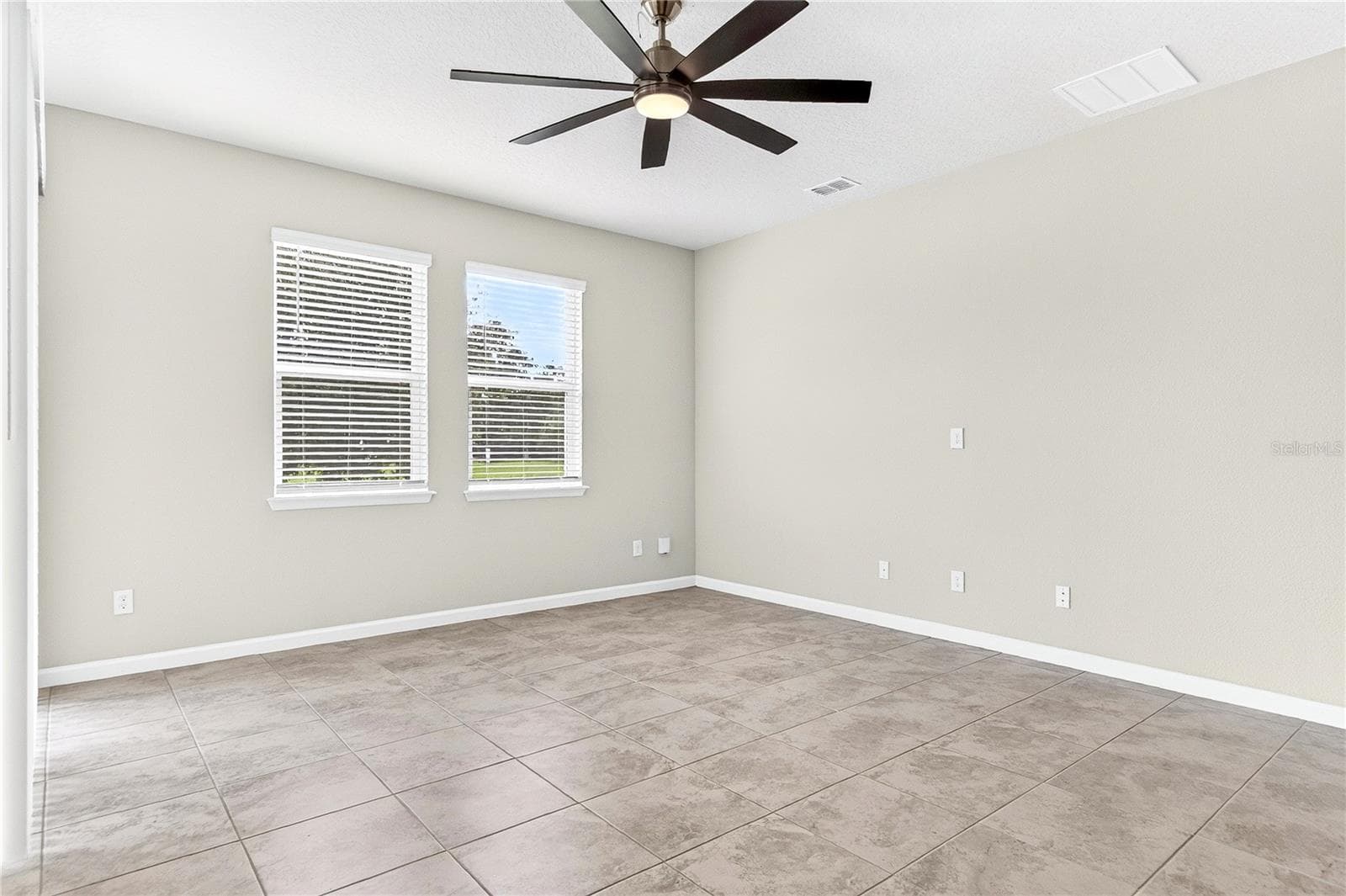 Single Family Residence at 2304 TUDOR ROSE DR, SANFORD, photo 13 of 53