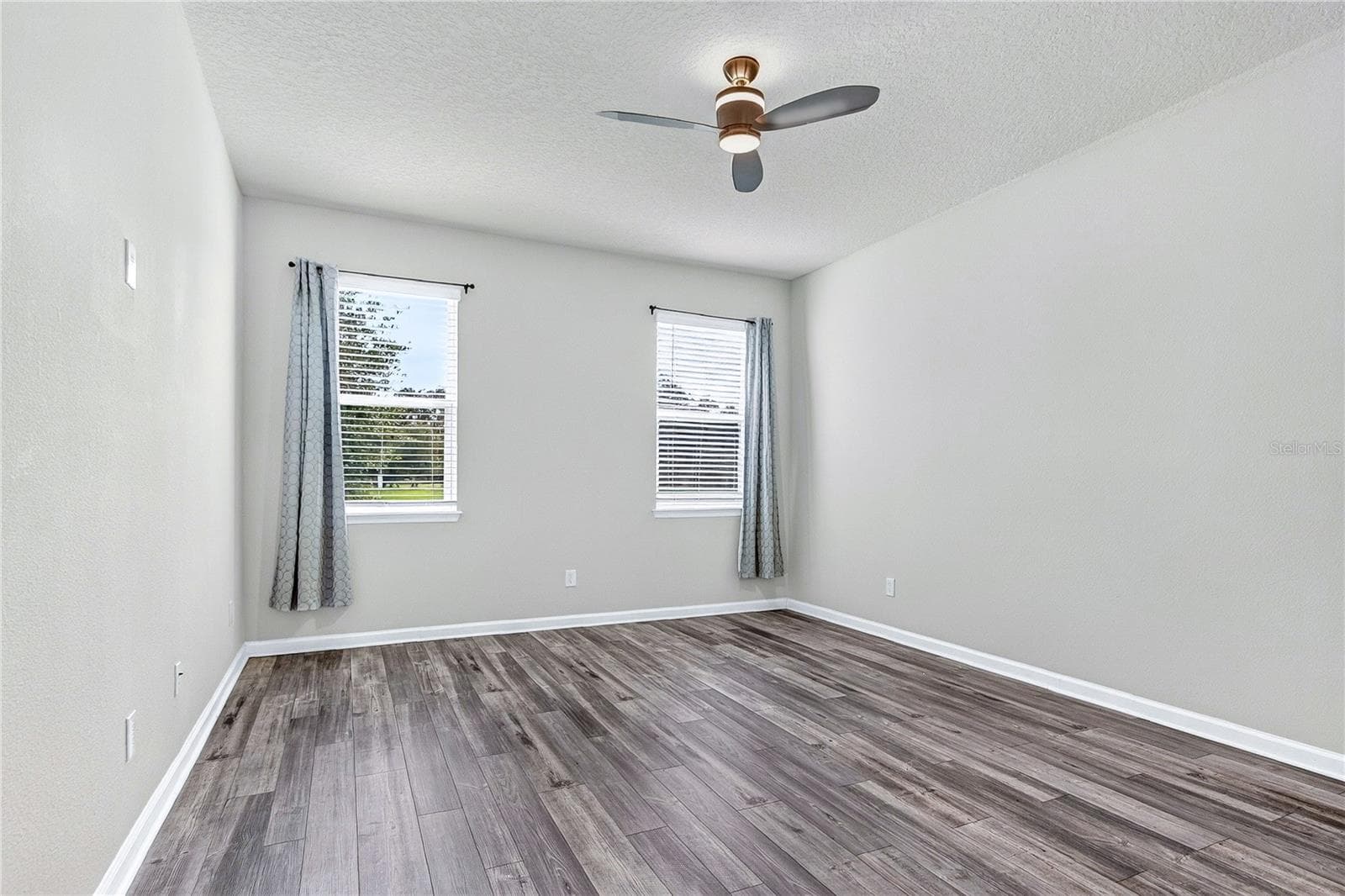 Single Family Residence at 2304 TUDOR ROSE DR, SANFORD, photo 17 of 53