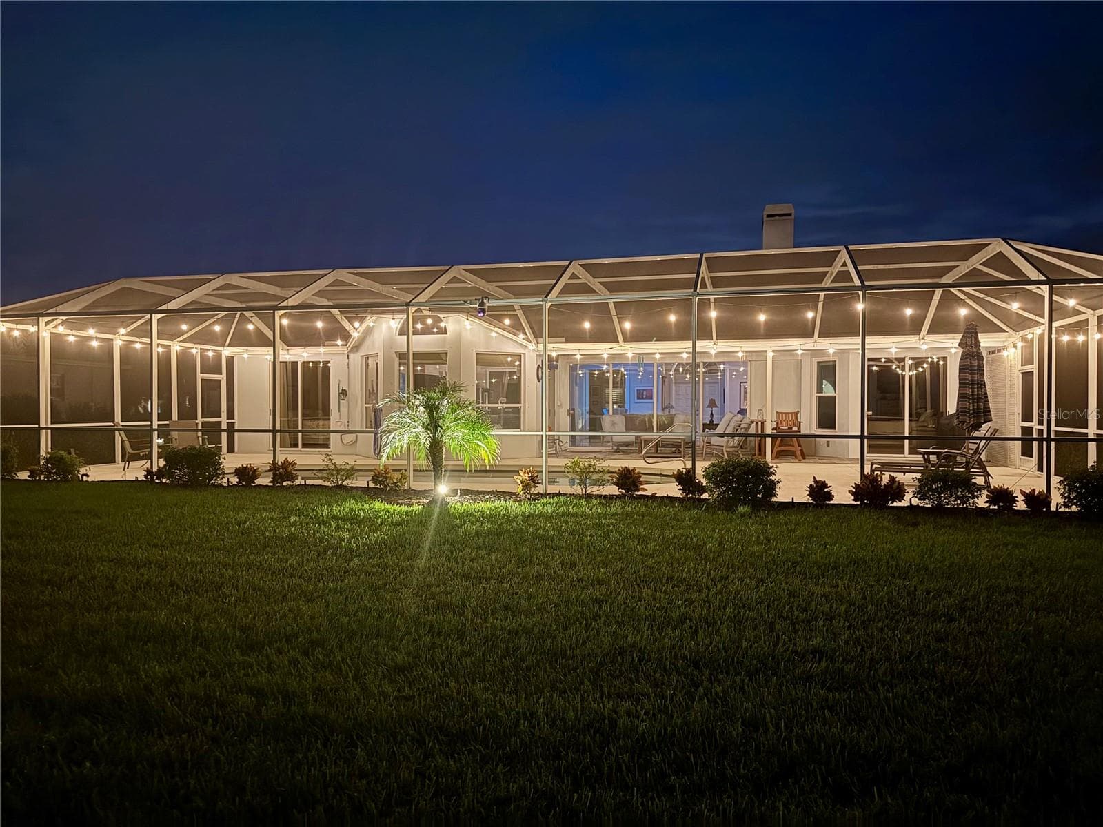 Poolside evenings - 3306 LITTLE COUNTRY RD, PARRISH