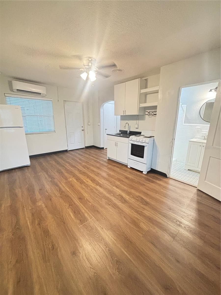 Apartment at 707 ROSERY RD NW #6, LARGO, photo 3 of 9