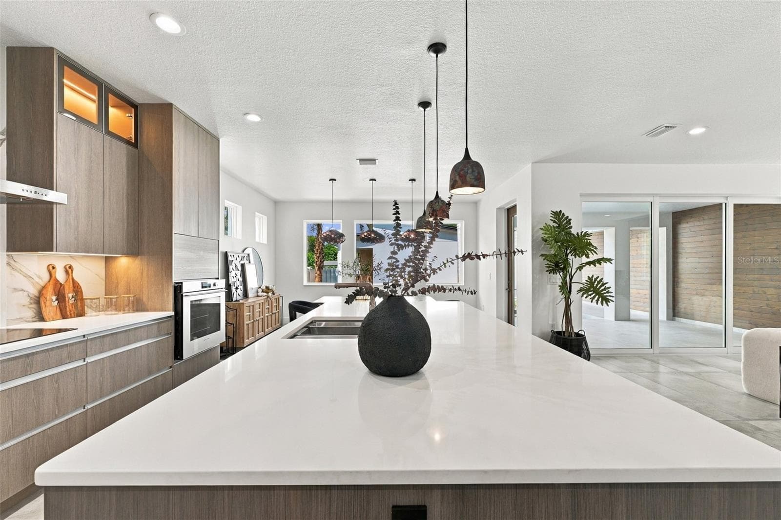 Single Family Residence at 3201 W WYOMING AVE, TAMPA, photo 15 of 73