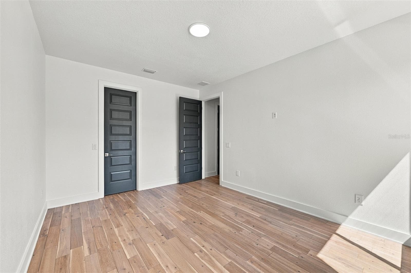 Single Family Residence at 3201 W WYOMING AVE, TAMPA, photo 60 of 73