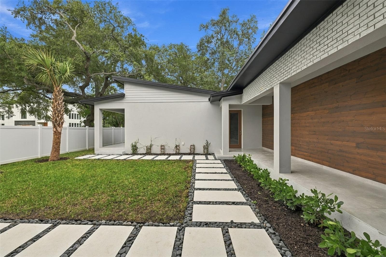 Single Family Residence at 3201 W WYOMING AVE, TAMPA, photo 62 of 73