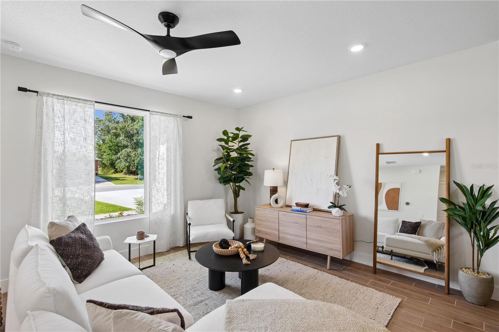 Single Family Residence at 320 MARION OAKS CRSE, OCALA, photo 12 of 26