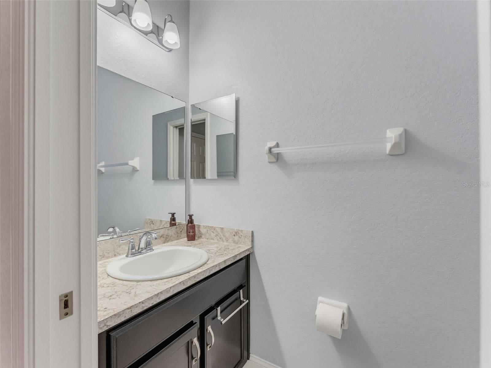 1st floor bath - 8151 WILDER LOOP, LAKELAND