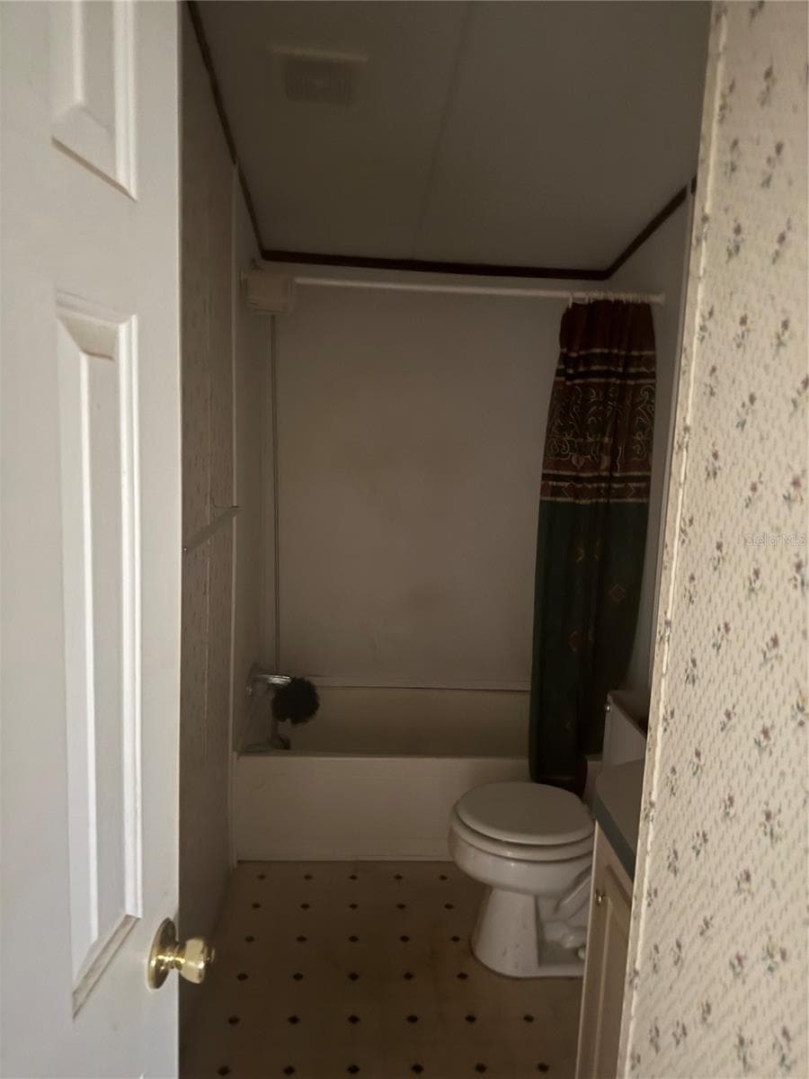 Manufactured Home at 55616 LEE ST, ASTOR, photo 8 of 11