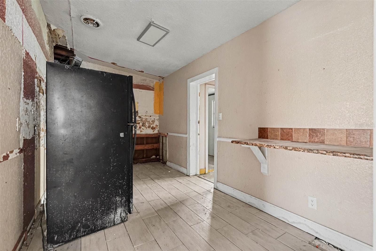 Single Family Residence at 10925 N FLORENCE AVE, TAMPA, photo 10 of 28