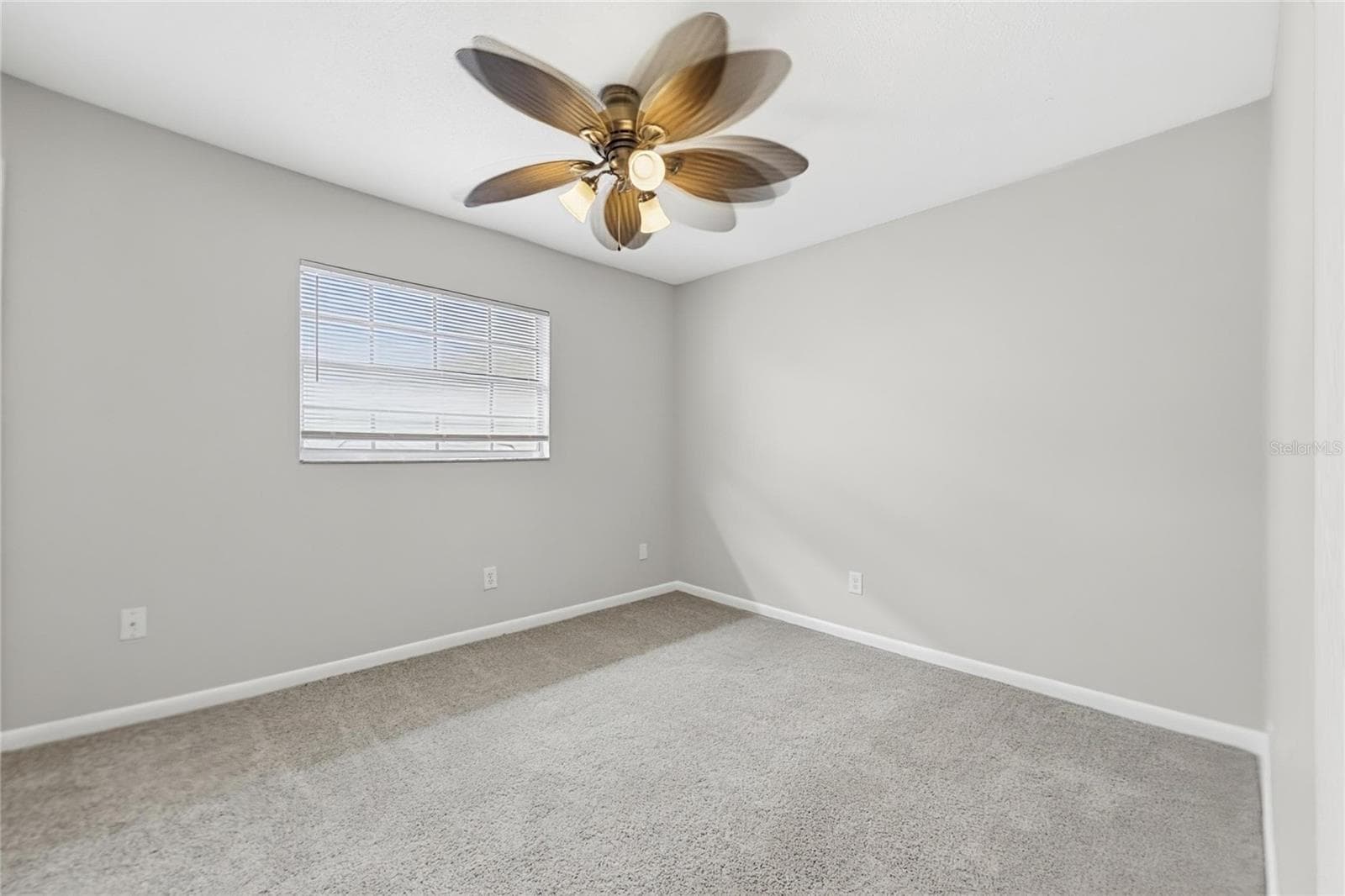 Single Family Residence at 1322 GLENGREEN LN, LAKELAND, photo 12 of 18