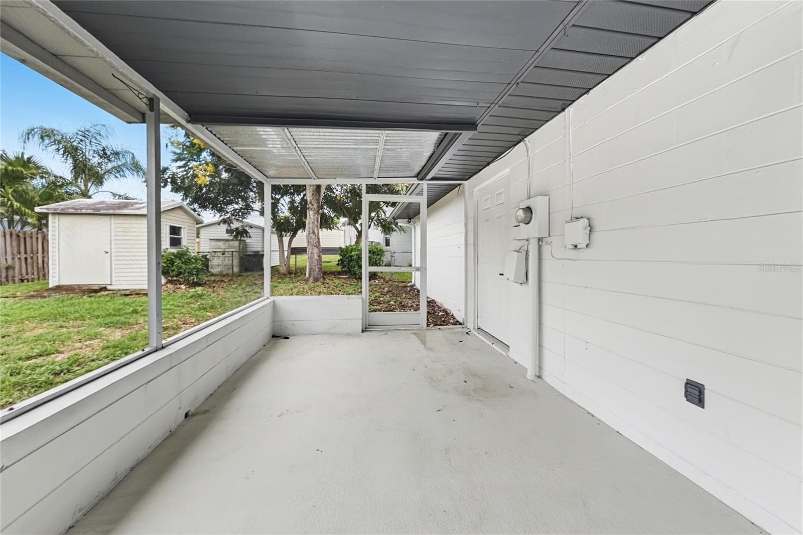 Single Family Residence at 1322 GLENGREEN LN, LAKELAND, photo 15 of 18