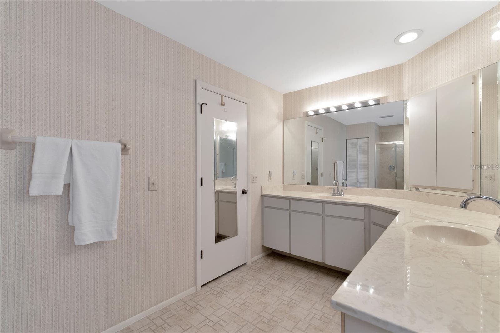 Townhouse at 3520 57TH AVENUE CIR W #2, BRADENTON, photo 18 of 27