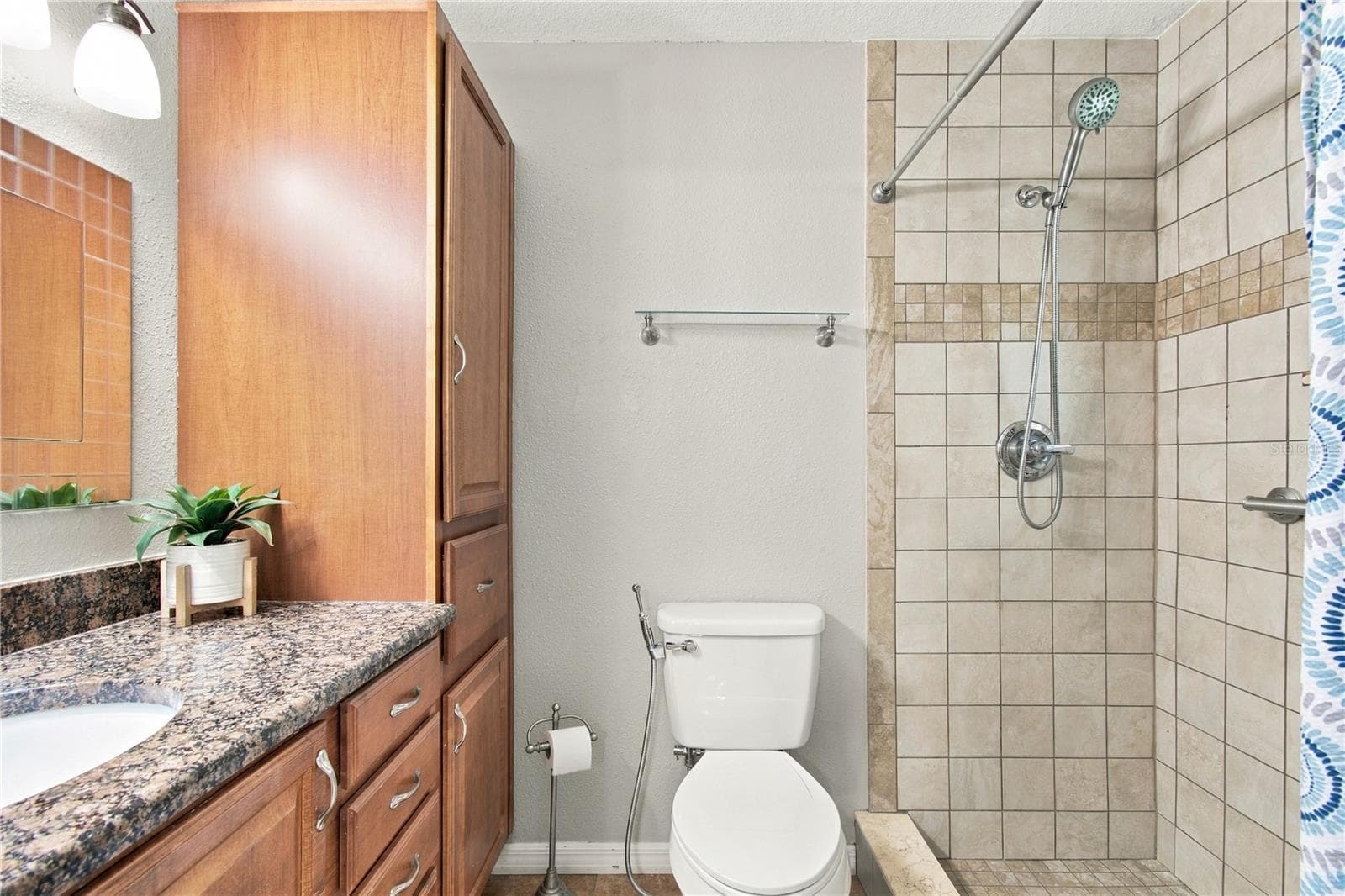 Master Bathroom - 8410 ANGELA CT, ZEPHYRHILLS