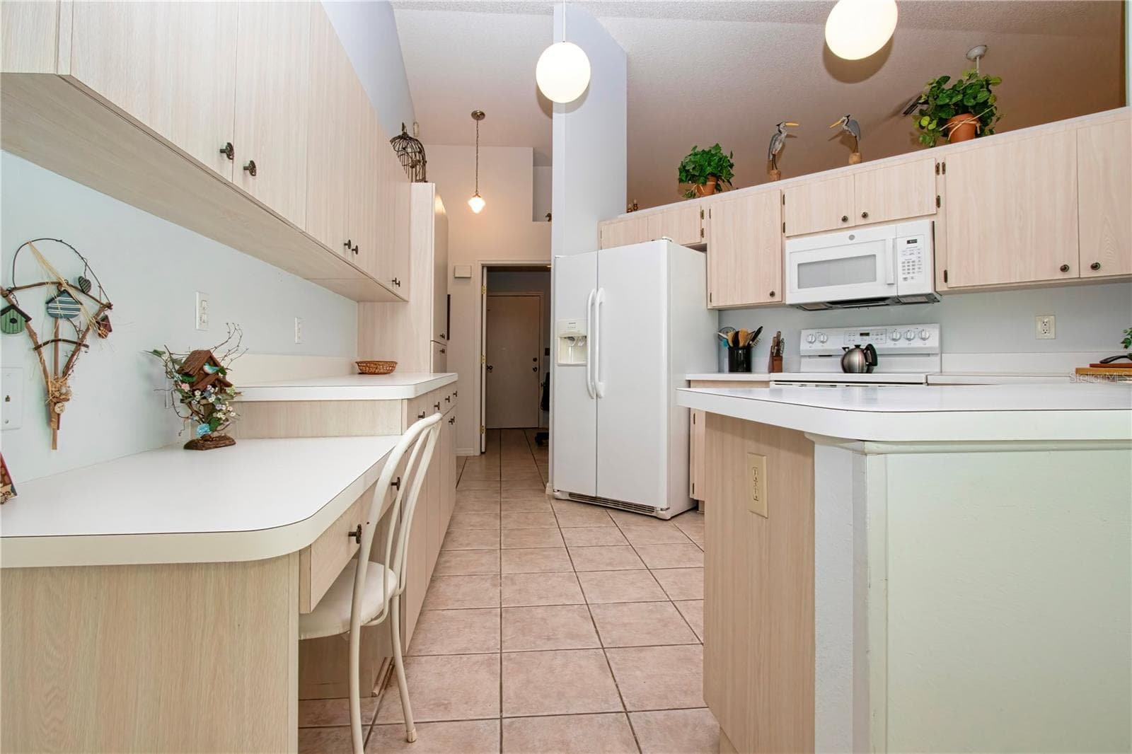 Kitchen - 2035 PRESTANCIA LN, SUN CITY CENTER