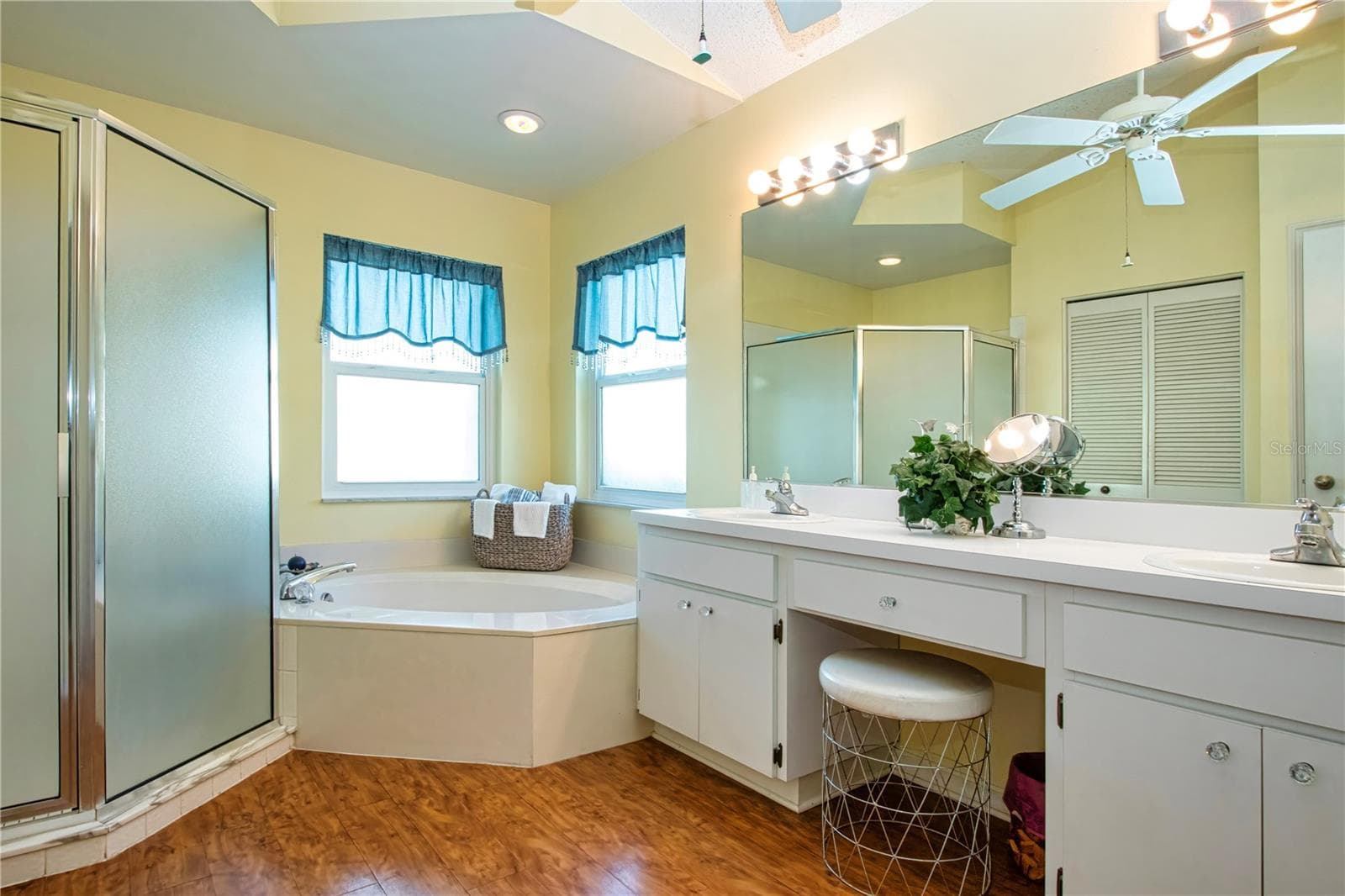 Primary En Suite - 2035 PRESTANCIA LN, SUN CITY CENTER