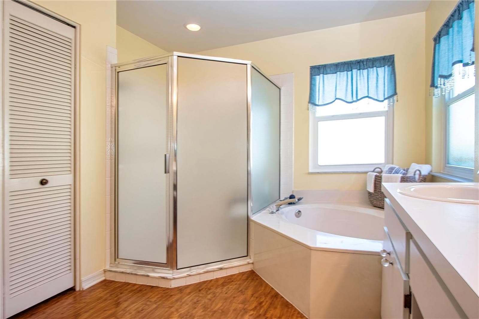 Primary En Suite - 2035 PRESTANCIA LN, SUN CITY CENTER
