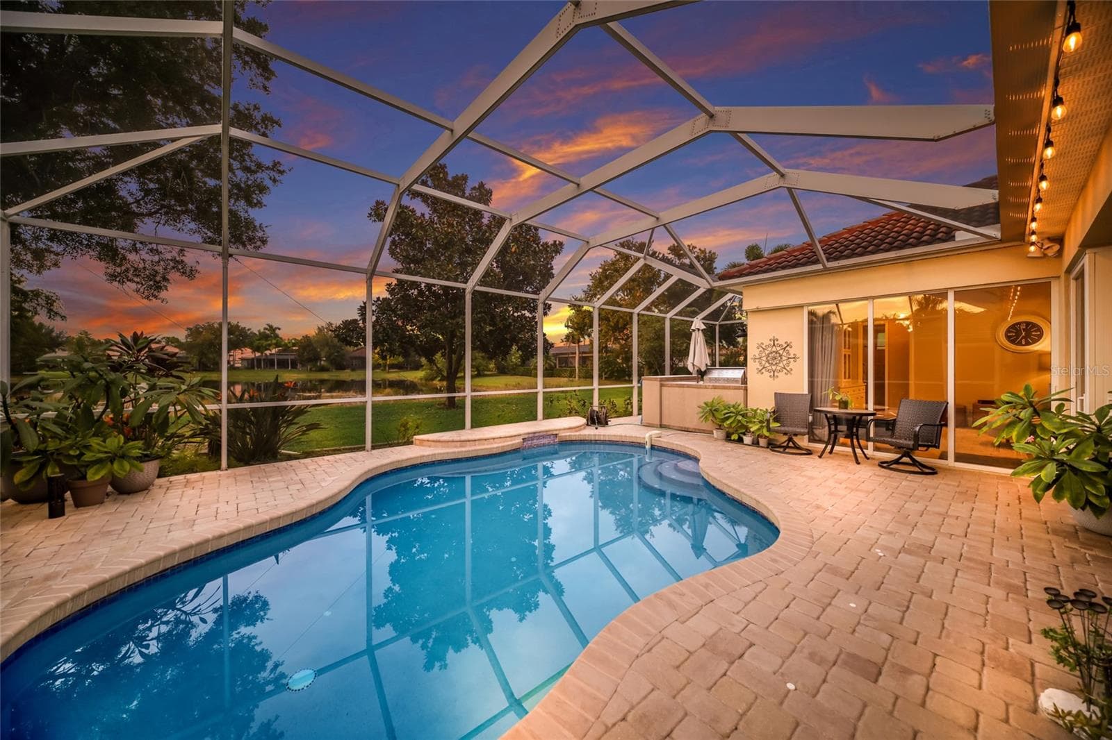 Single Family Residence at 14703 SUNDIAL PL, LAKEWOOD RANCH, photo 2 of 28