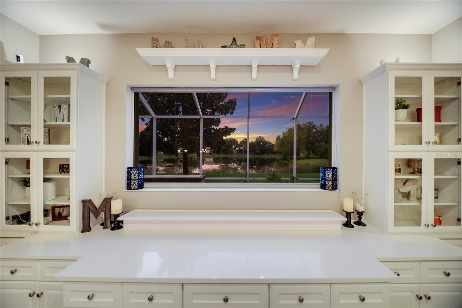 Single Family Residence at 14703 SUNDIAL PL, LAKEWOOD RANCH, photo 3 of 28