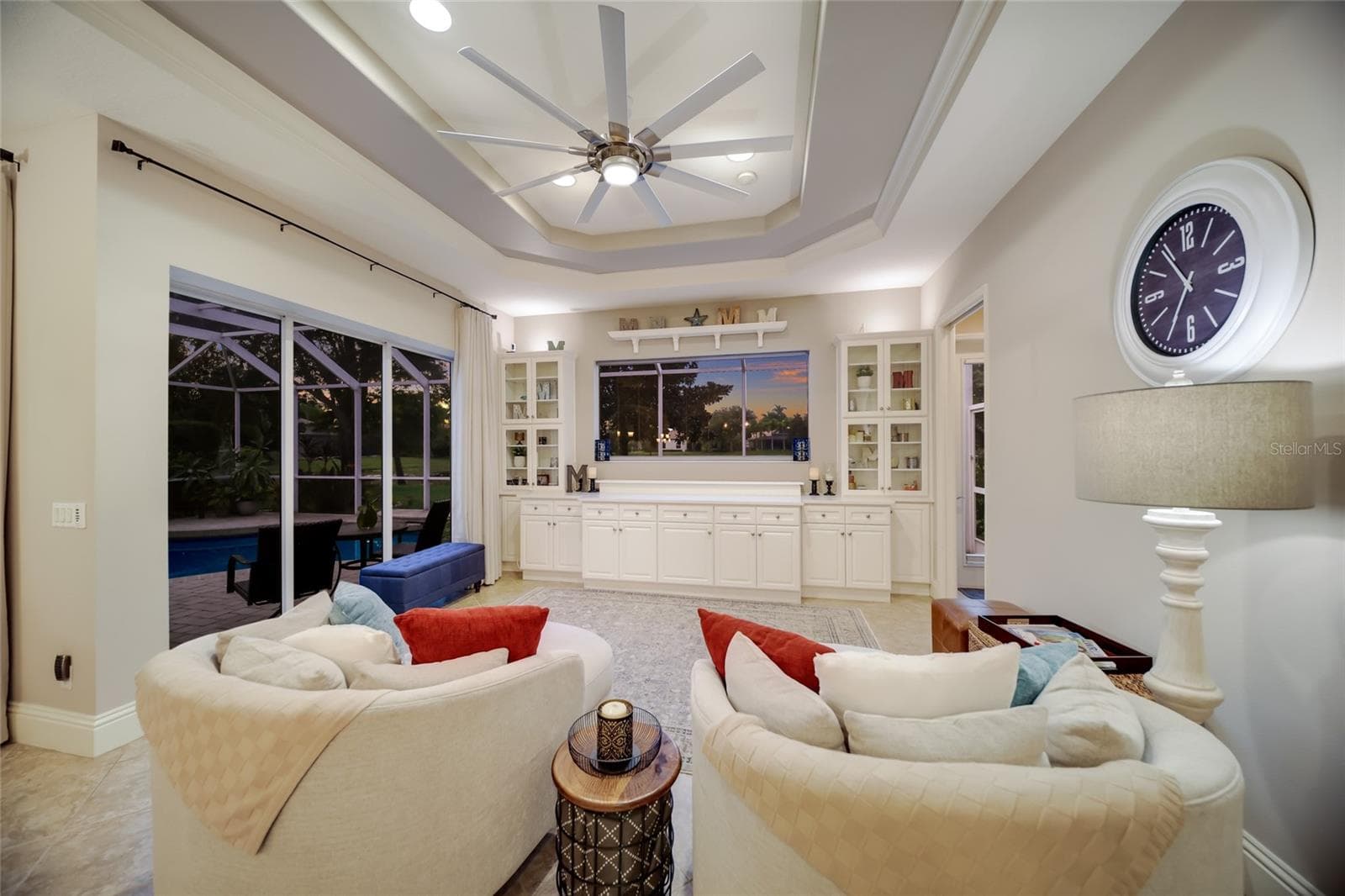 Single Family Residence at 14703 SUNDIAL PL, LAKEWOOD RANCH, photo 4 of 28