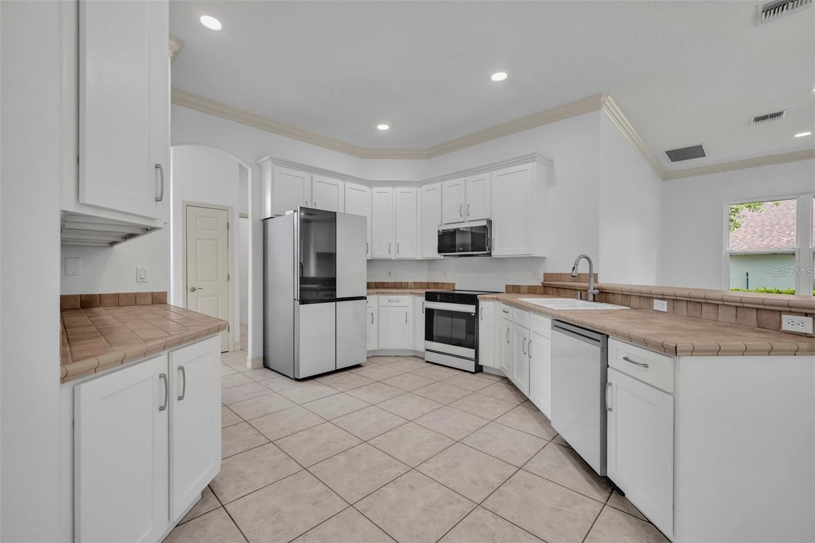Single Family Residence at 11941 GRACES WAY, CLERMONT, photo 3 of 47