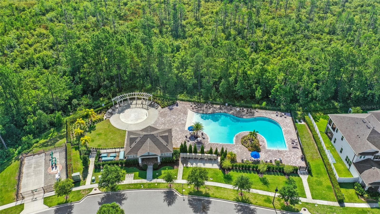 Single Family Residence at 15411 GILLIGAN CT, WINTER GARDEN, photo 3 of 27