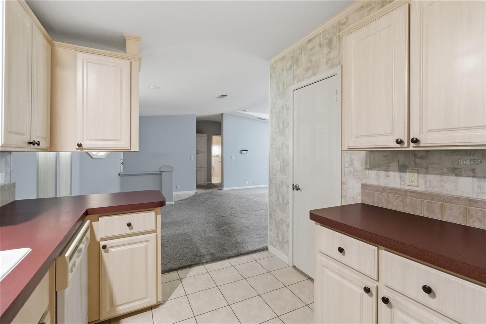 Manufactured Home at 2484 LONGPINE LN, ST CLOUD, photo 15 of 50