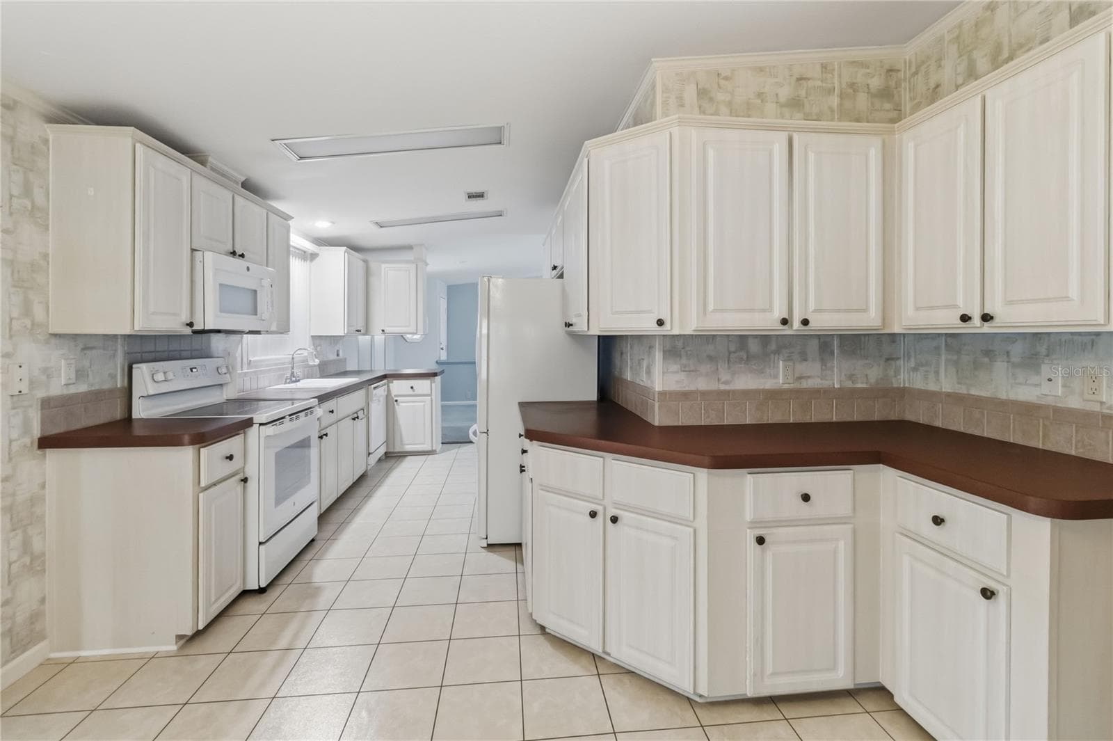 Manufactured Home at 2484 LONGPINE LN, ST CLOUD, photo 16 of 50
