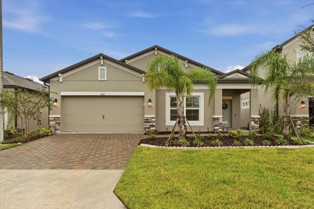 4885 FOXGLOVE CIR