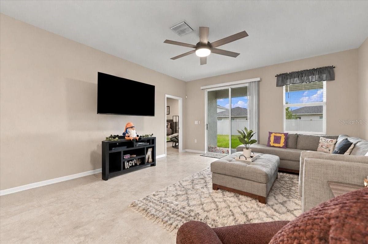 Single Family Residence at 4885 FOXGLOVE CIR, LAKELAND, photo 5 of 41