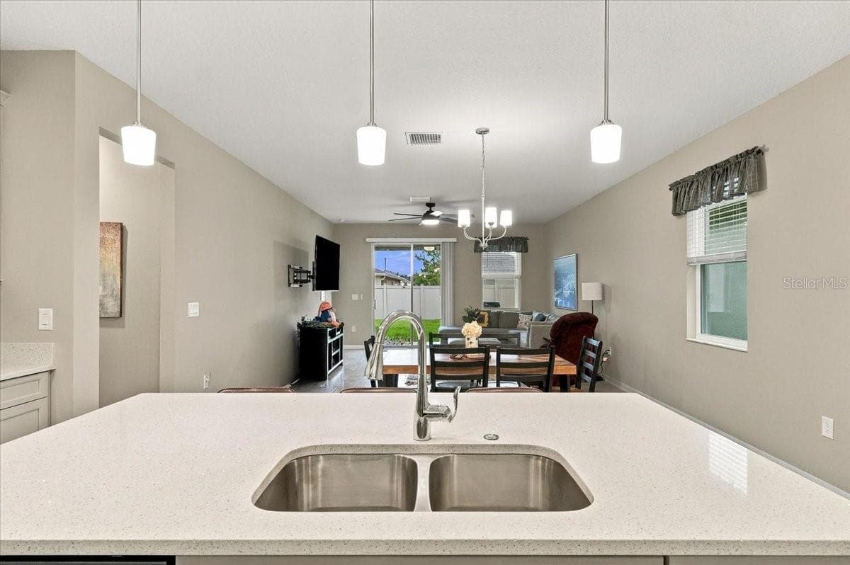 Single Family Residence at 4885 FOXGLOVE CIR, LAKELAND, photo 7 of 41