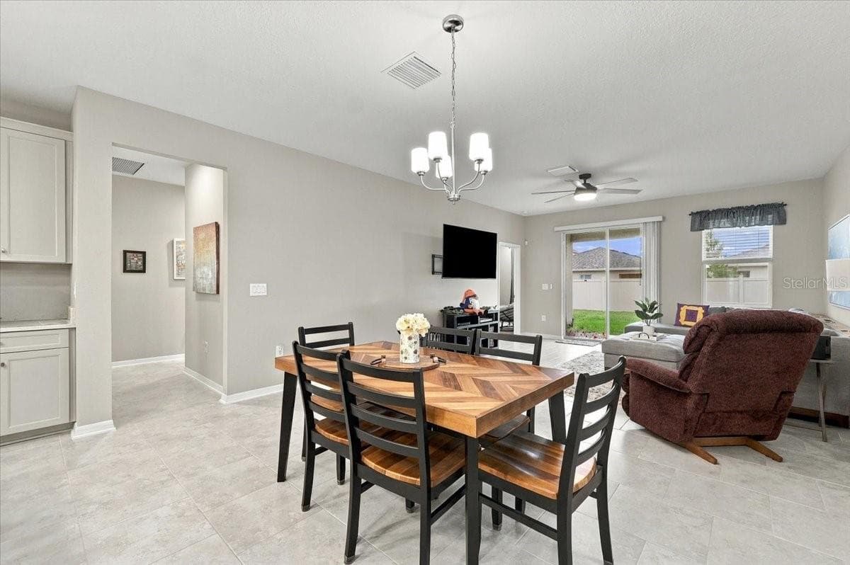 Single Family Residence at 4885 FOXGLOVE CIR, LAKELAND, photo 11 of 41