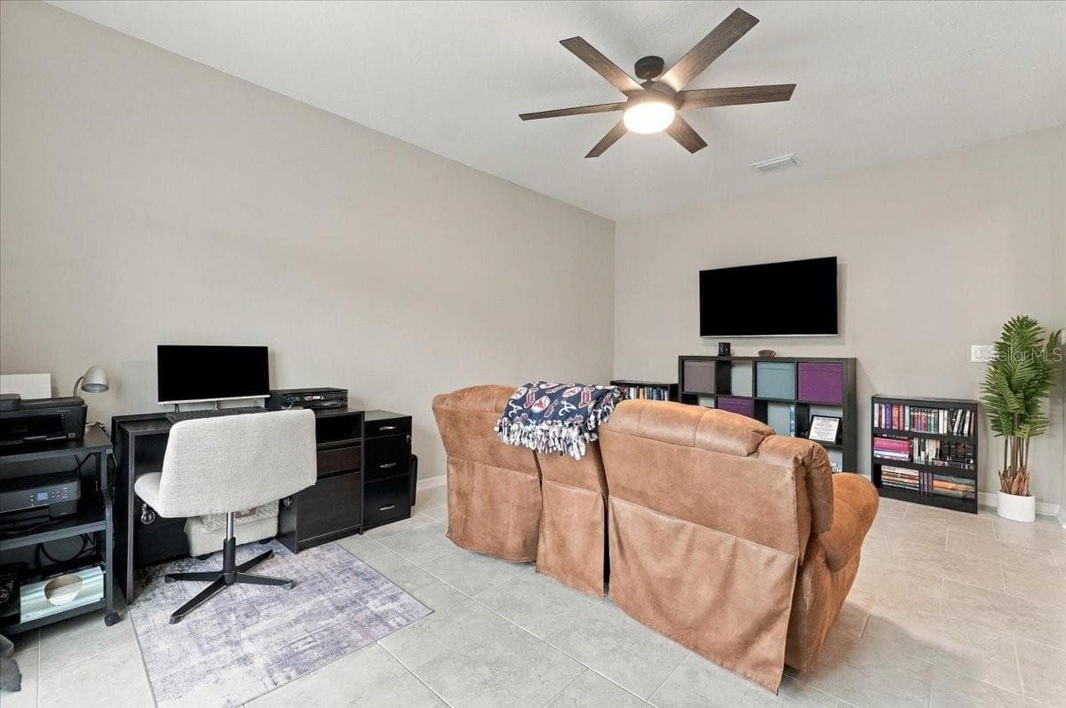 Single Family Residence at 4885 FOXGLOVE CIR, LAKELAND, photo 25 of 41