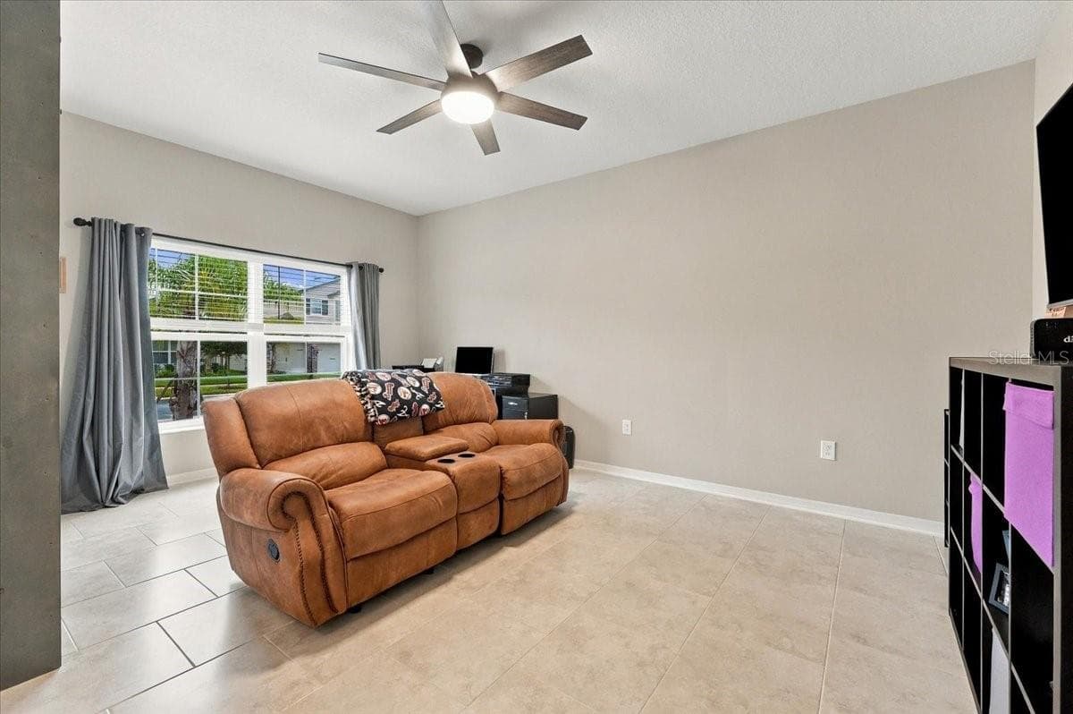 Single Family Residence at 4885 FOXGLOVE CIR, LAKELAND, photo 26 of 41
