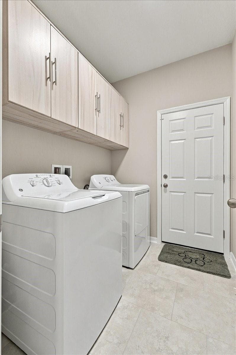 Single Family Residence at 4885 FOXGLOVE CIR, LAKELAND, photo 28 of 41