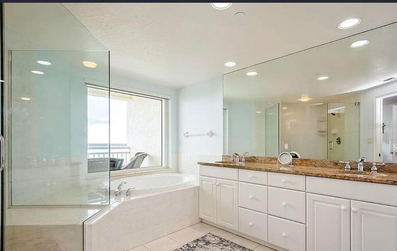 Condominium at 1180 GULF BLVD #806, CLEARWATER, photo 18 of 31