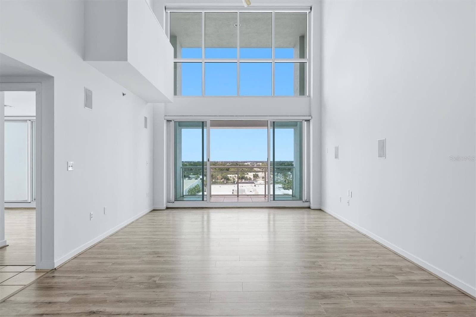 Condominium at 1990 MAIN ST #3, SARASOTA, photo 4 of 37