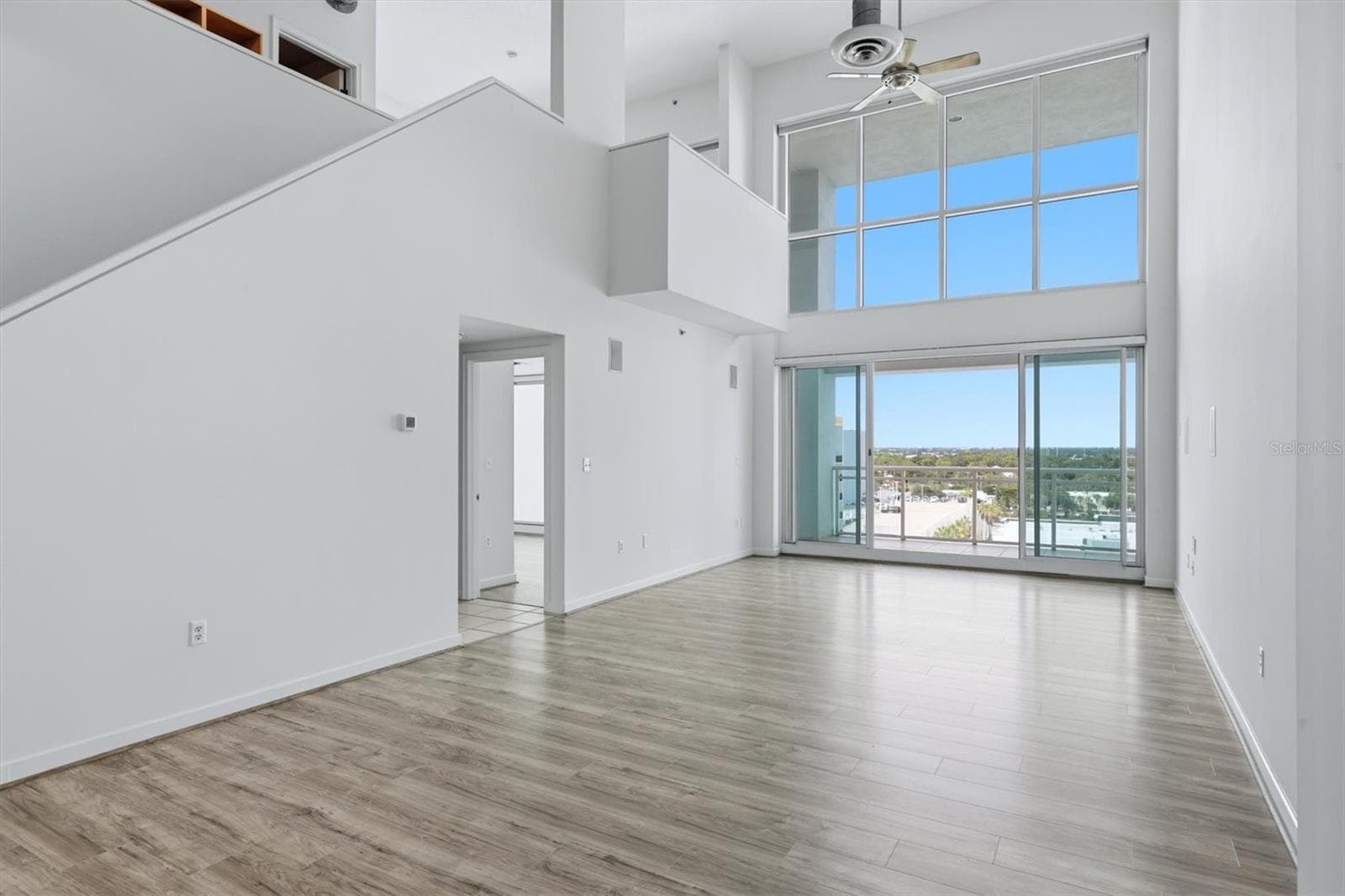 Condominium at 1990 MAIN ST #3, SARASOTA, photo 5 of 37