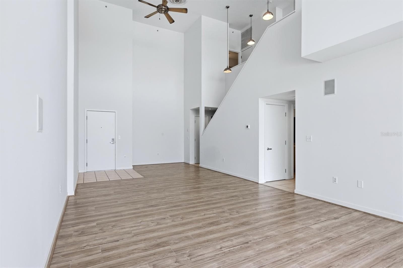 Condominium at 1990 MAIN ST #3, SARASOTA, photo 7 of 37