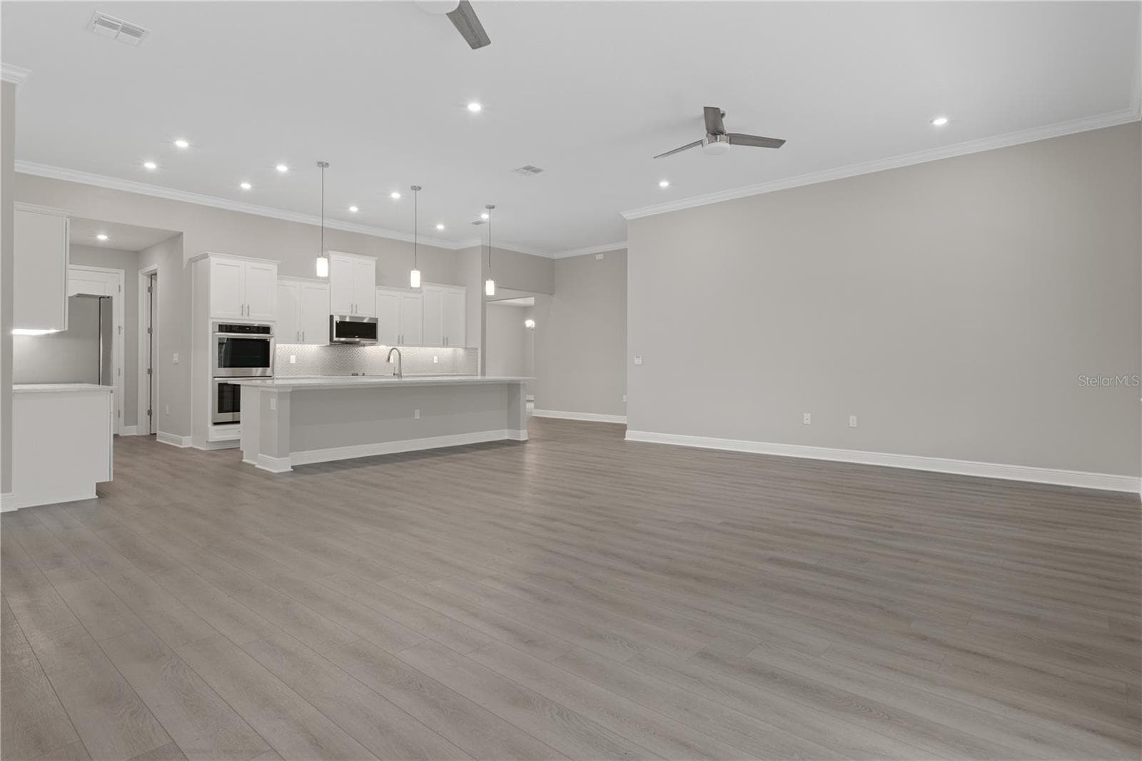 Single Family Residence at 3339 W VILLANOVA CT, BEVERLY HILLS, photo 48 of 149
