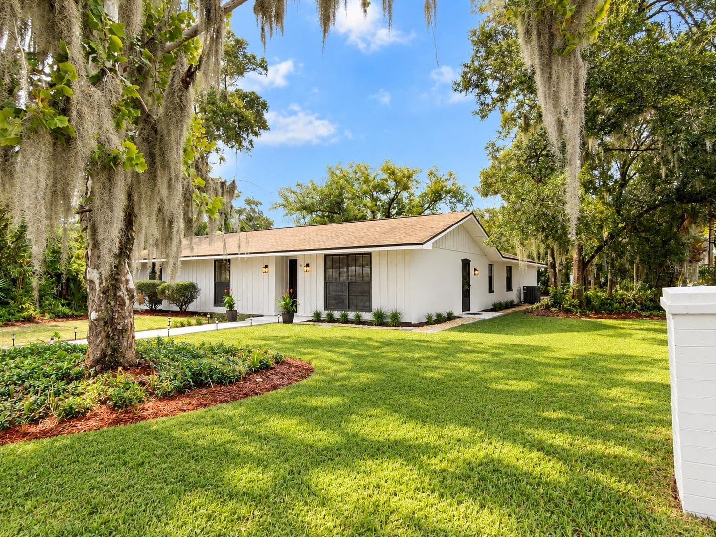 Single Family Residence at 501 CAMELIA LN, DELAND, photo 2 of 25