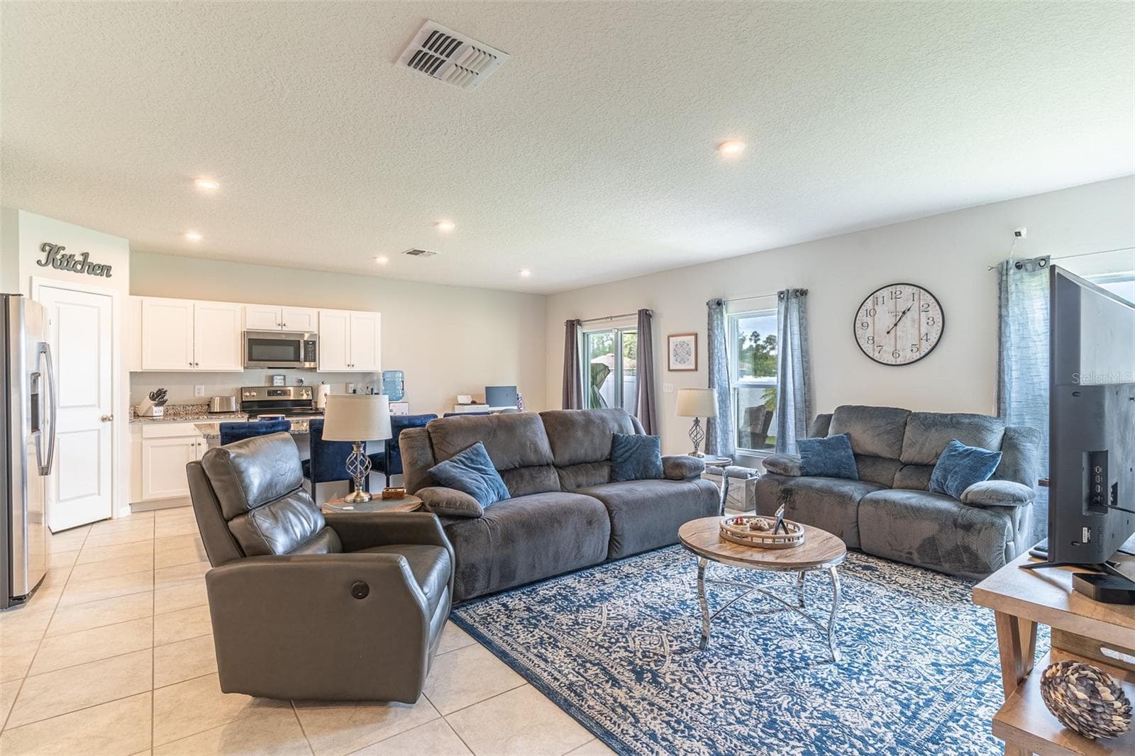 Single Family Residence at 1331 HAINES DR, WINTER HAVEN, photo 3 of 36